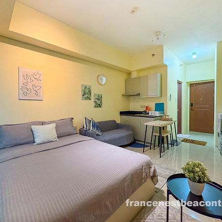 Modern Condo Living In Makati 마닐라 외부 사진