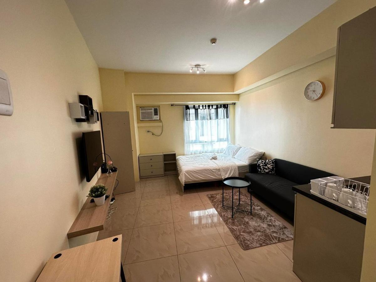 Modern Condo Living In Makati 마닐라 외부 사진
