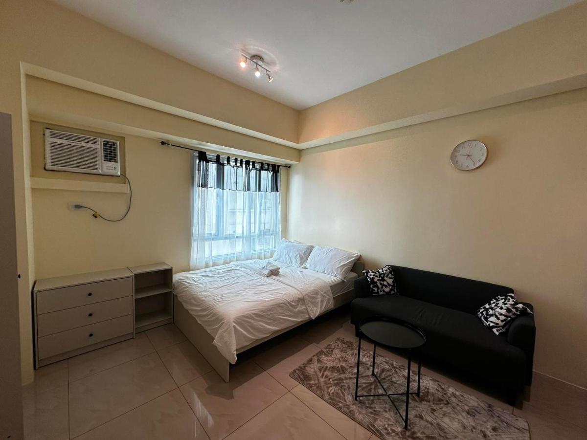 Modern Condo Living In Makati 마닐라 외부 사진