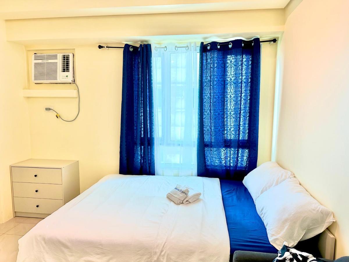 Modern Condo Living In Makati 마닐라 외부 사진