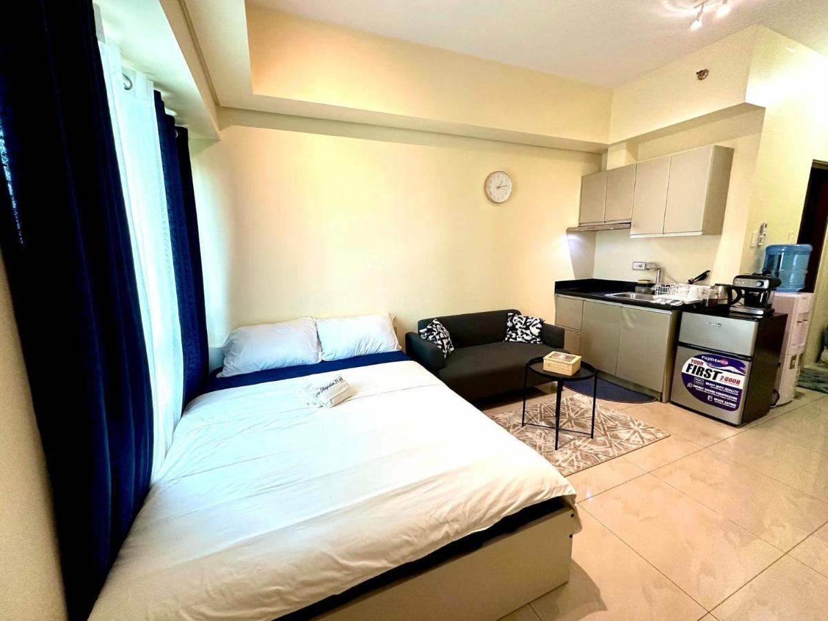 Modern Condo Living In Makati 마닐라 외부 사진