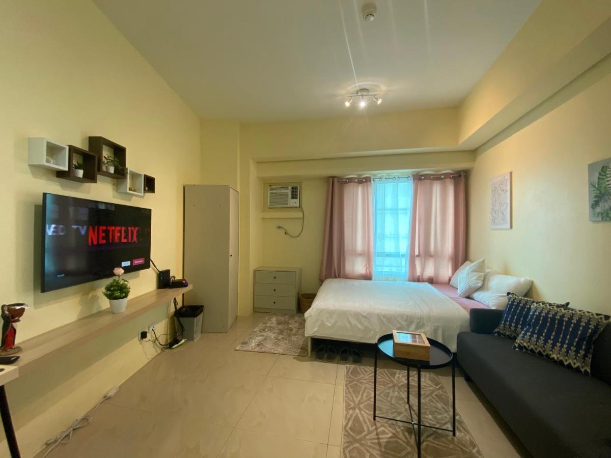 Modern Condo Living In Makati 마닐라 외부 사진