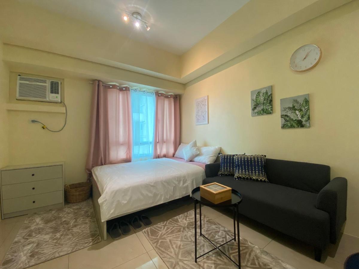 Modern Condo Living In Makati 마닐라 외부 사진