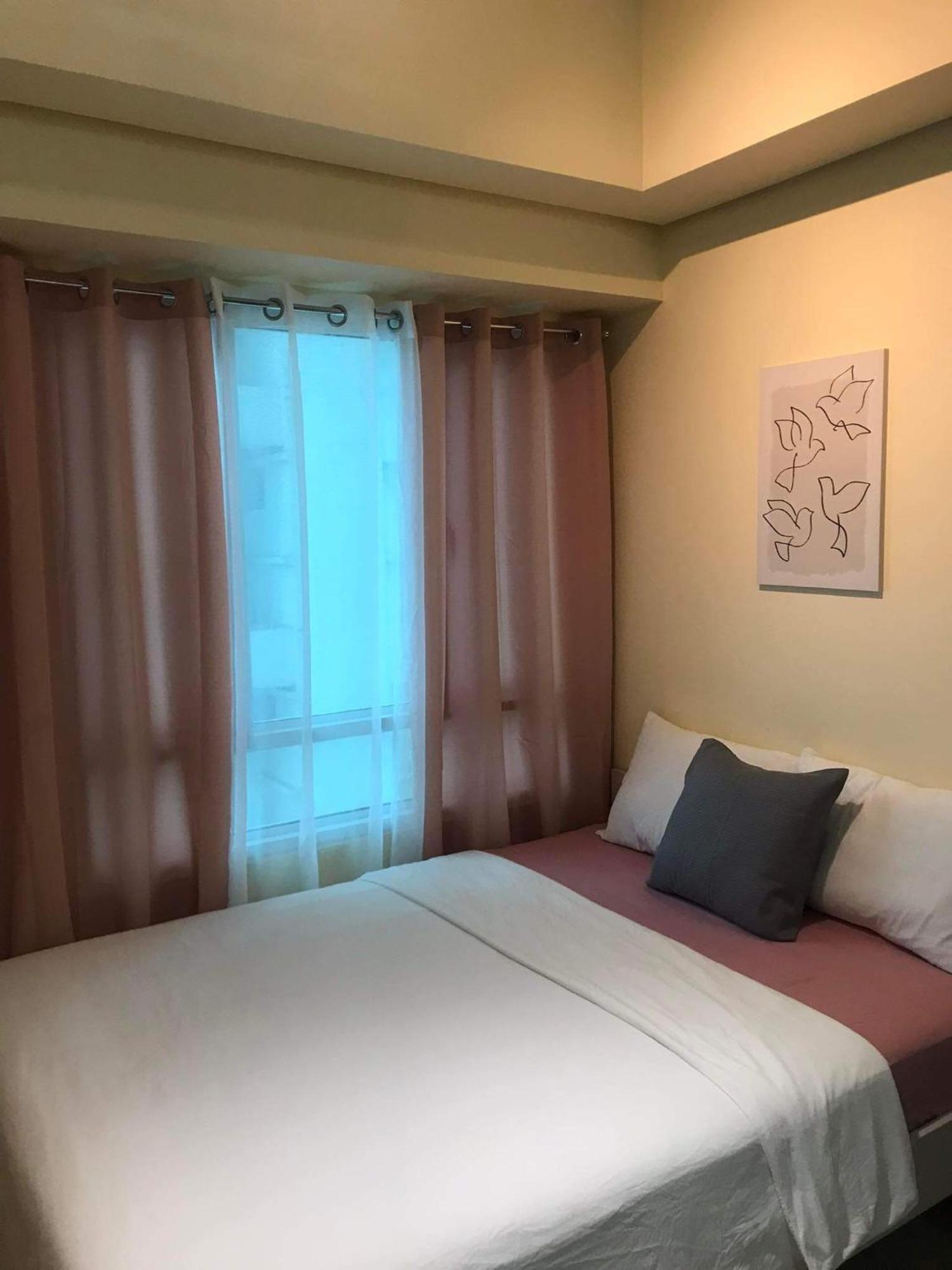 Modern Condo Living In Makati 마닐라 외부 사진