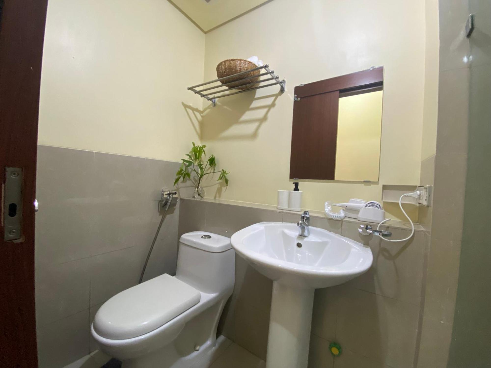 Modern Condo Living In Makati 마닐라 외부 사진